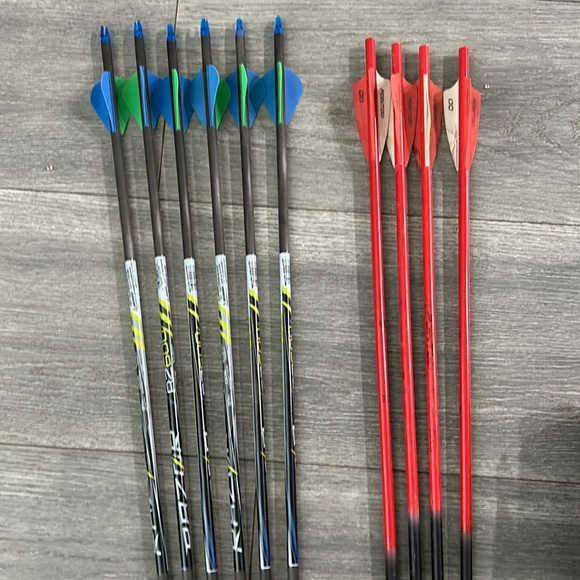 Titan, Compact Back Quiver with Arrows - Picture 12 of 12